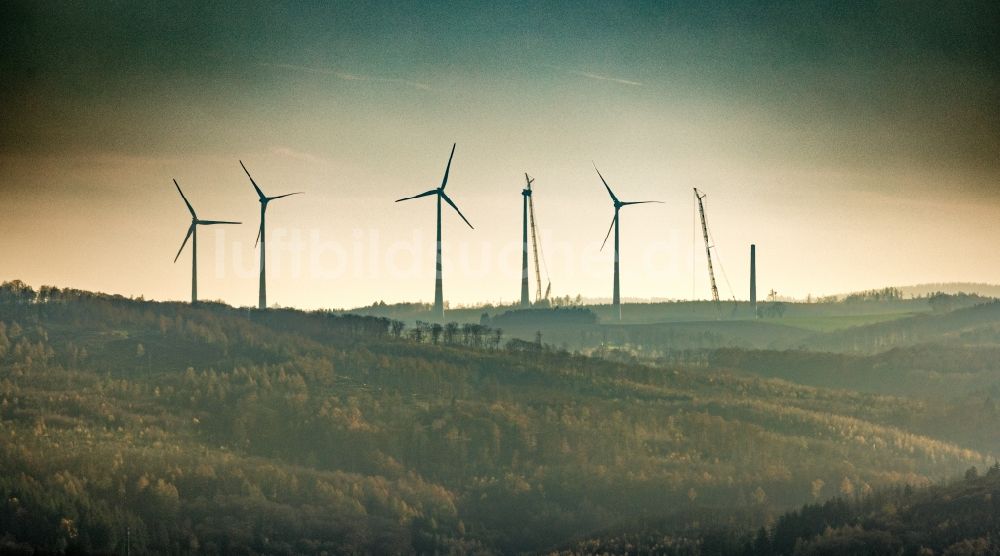 Blintrup aus der Vogelperspektive: Windenergieanlagen (WEA) auf einem Feld in Blintrup im Bundesland Nordrhein-Westfalen, Deutschland