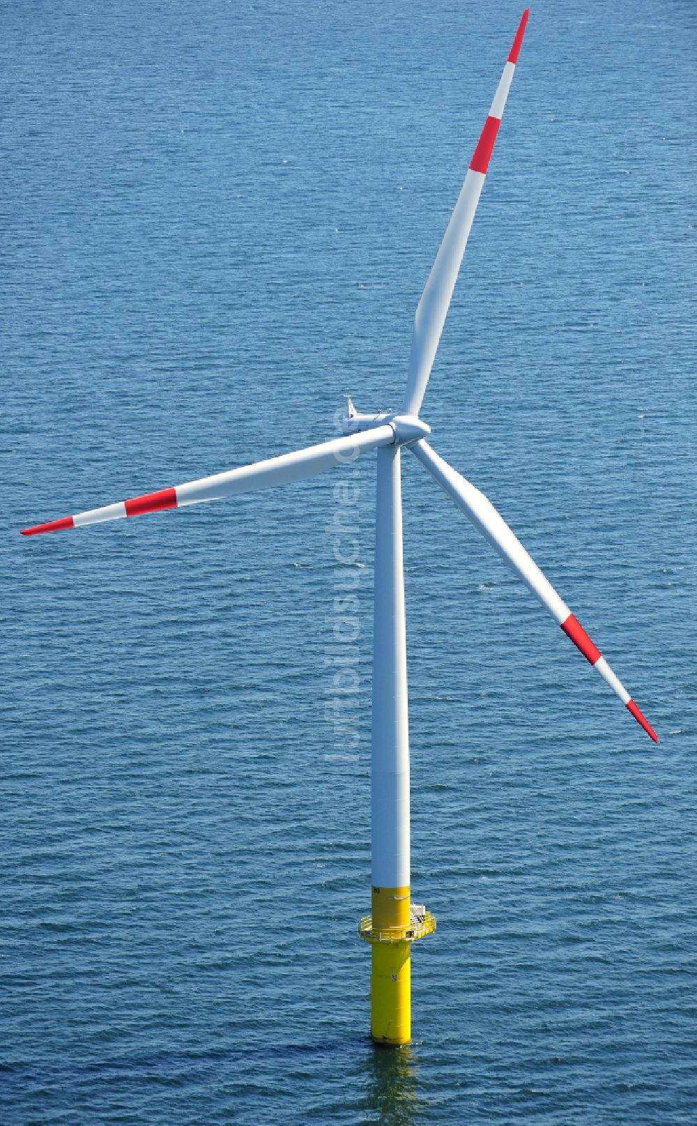 Luftbild Zingst - Windenergieanlagen (WEA) des Offshore-Windpark EnBW Baltic 1 auf der Wasseroberfläche der Ostsee in Zingst im Bundesland Mecklenburg-Vorpommern, Deutschland