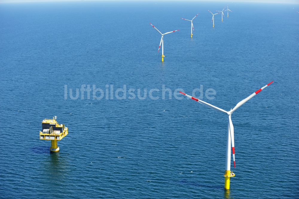 Luftaufnahme Zingst - Windenergieanlagen (WEA) des Offshore-Windpark EnBW Baltic 1 auf der Wasseroberfläche der Ostsee in Zingst im Bundesland Mecklenburg-Vorpommern, Deutschland