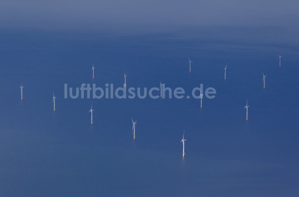 Luftbild Zingst - Windenergieanlagen (WEA) des Offshore-Windpark EnBW Baltic 1 auf der Wasseroberfläche der Ostsee in Zingst im Bundesland Mecklenburg-Vorpommern, Deutschland