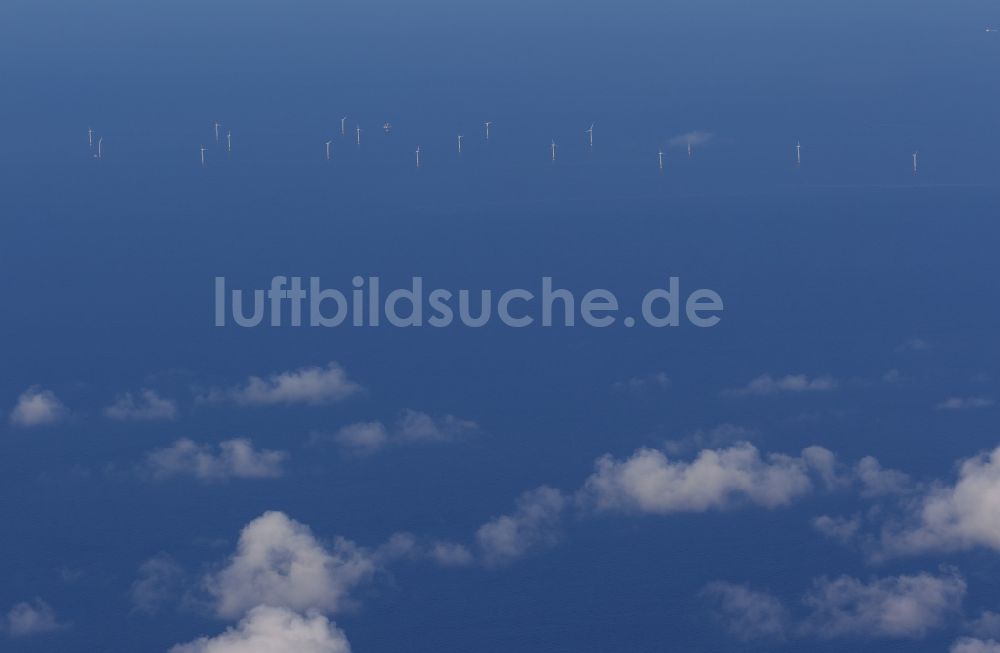 Zingst von oben - Windenergieanlagen (WEA) des Offshore-Windpark EnBW Baltic 1 auf der Wasseroberfläche der Ostsee in Zingst im Bundesland Mecklenburg-Vorpommern, Deutschland