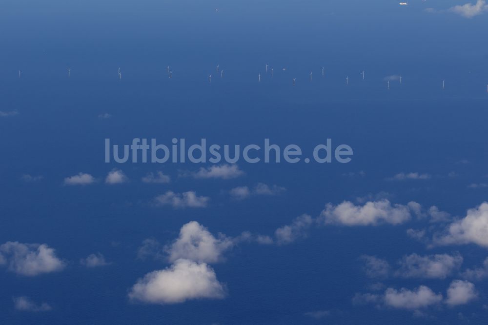 Luftbild Zingst - Windenergieanlagen (WEA) des Offshore-Windpark EnBW Baltic 1 auf der Wasseroberfläche der Ostsee in Zingst im Bundesland Mecklenburg-Vorpommern, Deutschland