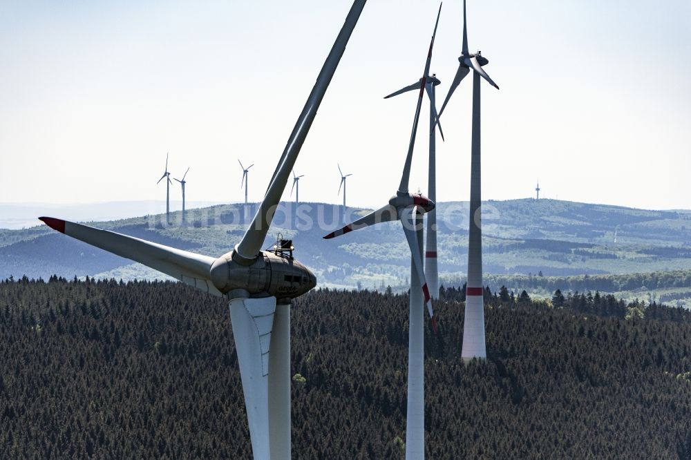 Luftaufnahme Daxweiler - Windenergieanlagen (WEA) - Windrad- auf einem Feld in Daxweiler im Bundesland Rheinland-Pfalz, Deutschland