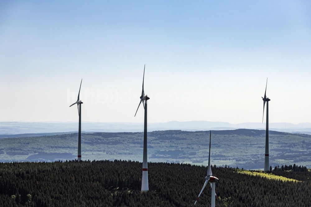 Luftaufnahme Daxweiler - Windenergieanlagen (WEA) - Windrad- auf einem Feld in Daxweiler im Bundesland Rheinland-Pfalz, Deutschland