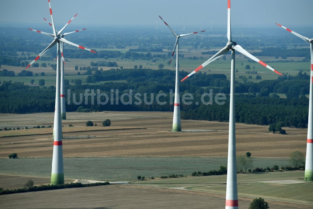 Luftbild Gardelegen - Windenergieanlagen (WEA) - Windrad- auf einem Feld in Gardelegen im Bundesland Sachsen-Anhalt