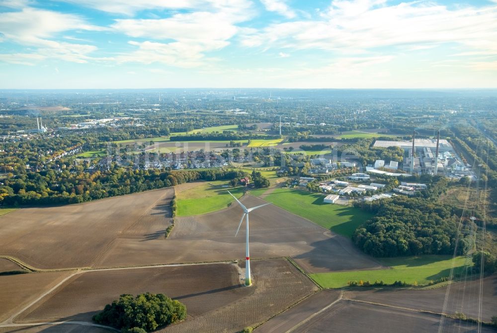 Luftaufnahme Gladbeck - Windenergieanlagen (WEA) - Windrad- auf einem Feld in Gladbeck im Bundesland Nordrhein-Westfalen