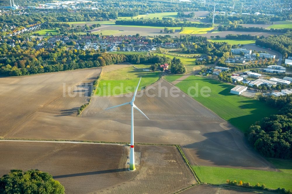 Gladbeck von oben - Windenergieanlagen (WEA) - Windrad- auf einem Feld in Gladbeck im Bundesland Nordrhein-Westfalen