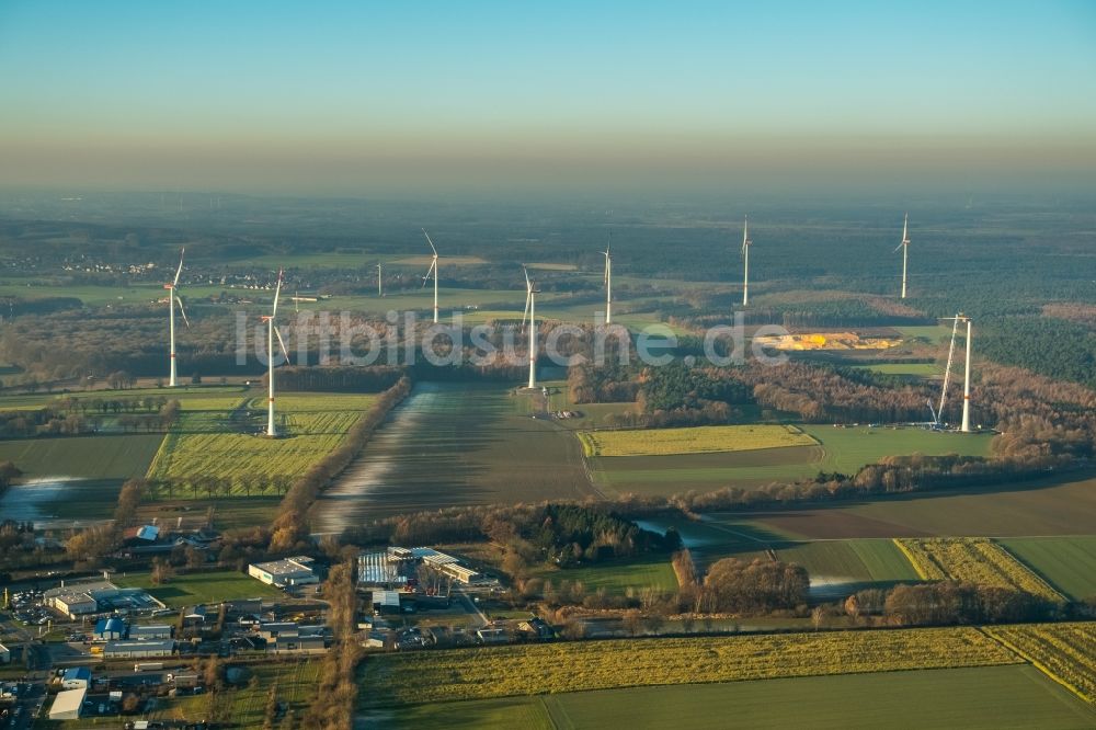 Luftbild Haltern am See - Windenergieanlagen (WEA) - Windrad- auf einem Feld in Haltern am See im Bundesland Nordrhein-Westfalen