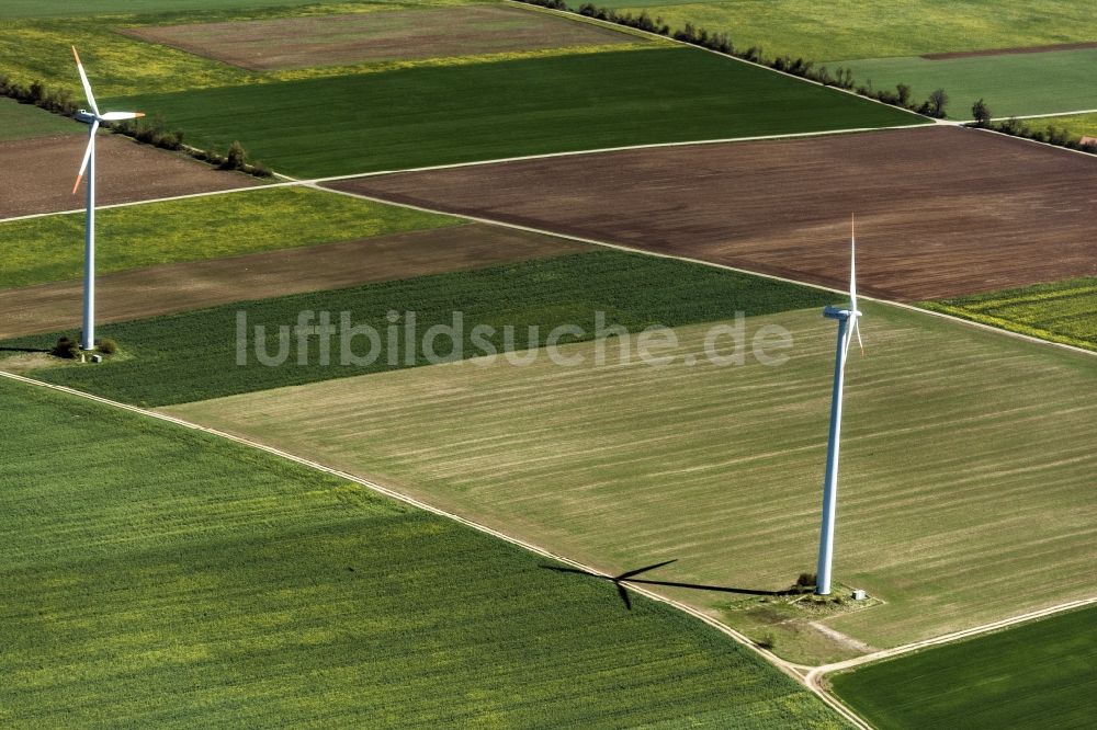 Schelklingen von oben - Windenergieanlagen (WEA) - Windrad- auf einem Feld in Schelklingen im Bundesland Baden-Württemberg, Deutschland