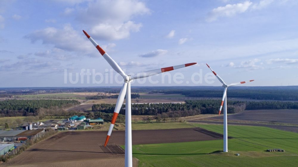 Südergellersen von oben - Windenergieanlagen (WEA) - Windrad- auf einem Feld in Südergellersen im Bundesland Niedersachsen