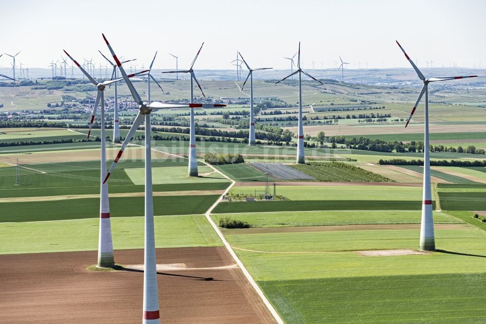 Wintersheim von oben - Windenergieanlagen (WEA) - Windrad- auf einem Feld in Wintersheim im Bundesland Rheinland-Pfalz, Deutschland