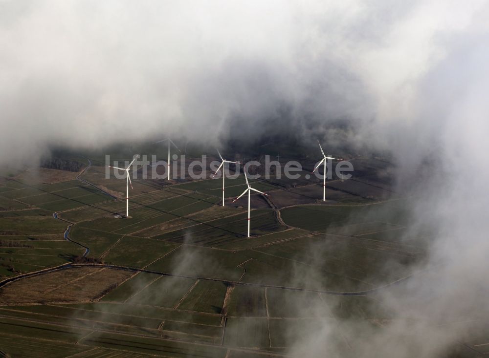 Luftaufnahme Norderheistedt - Windenergieanlagen (WEA) - Windräder - auf einem Feld in Norderheistedt im Bundesland Schleswig-Holstein