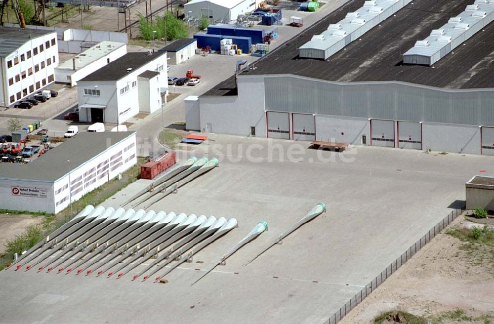 Luftaufnahme Magdeburg/Sachsen-Anhalt - Windenergieanlagenproduktion im Gewerbegebiet am Binnenhafen Magdeburg