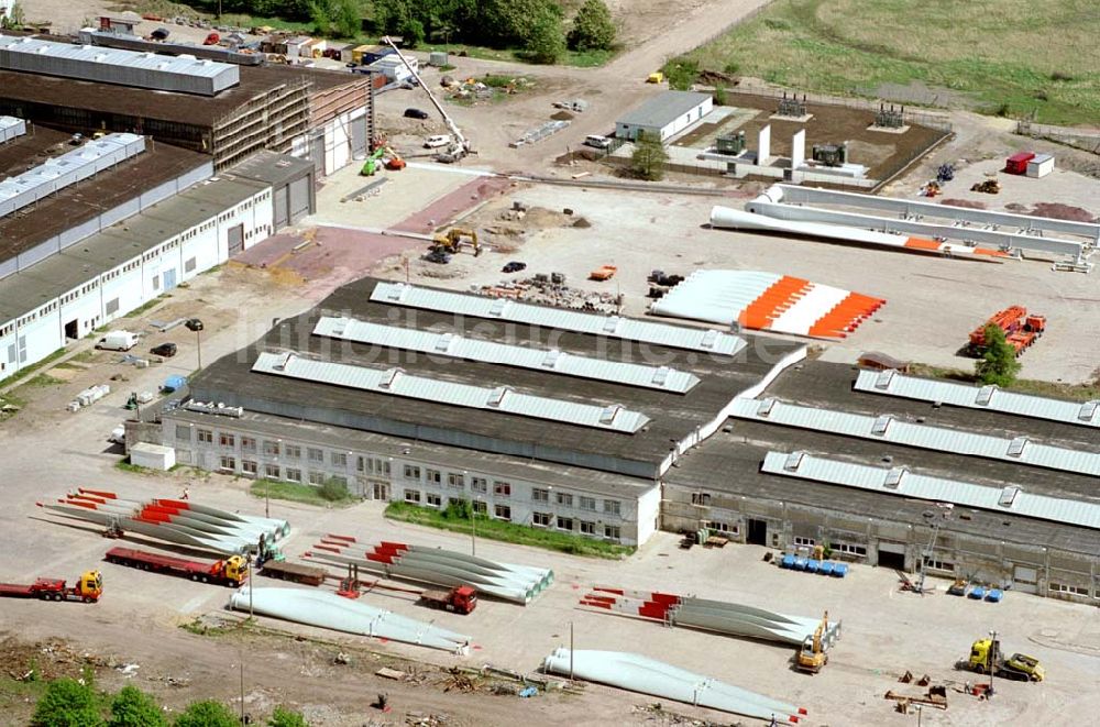 Magdeburg/Sachsen-Anhalt aus der Vogelperspektive: Windenergieanlagenproduktion im Gewerbegebiet am Binnenhafen Magdeburg