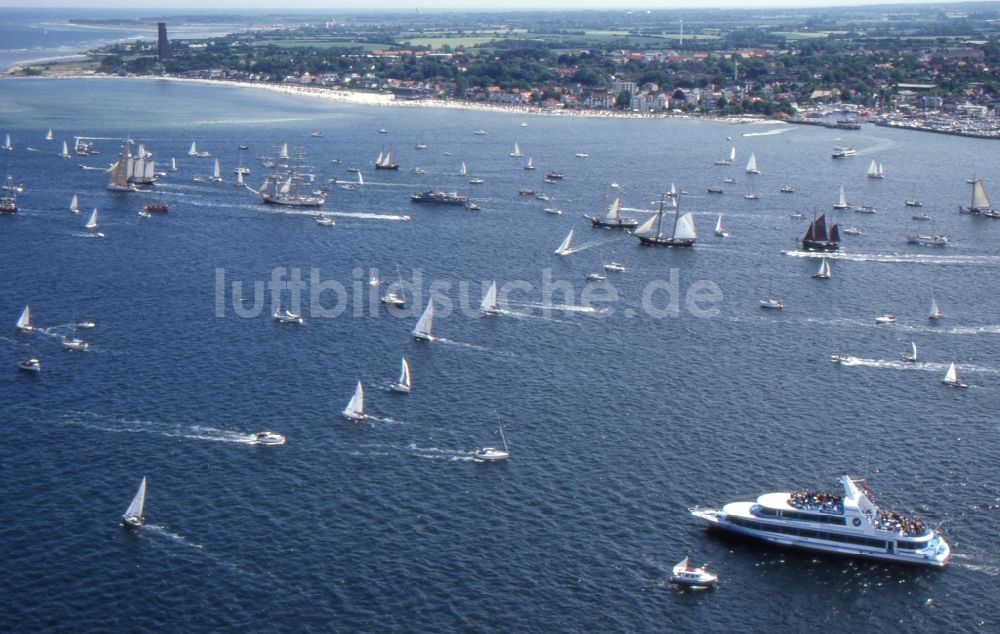 Kiel aus der Vogelperspektive: Windjammerparade auf der Kieler Förde im Bundesland Schleswig-Holstein