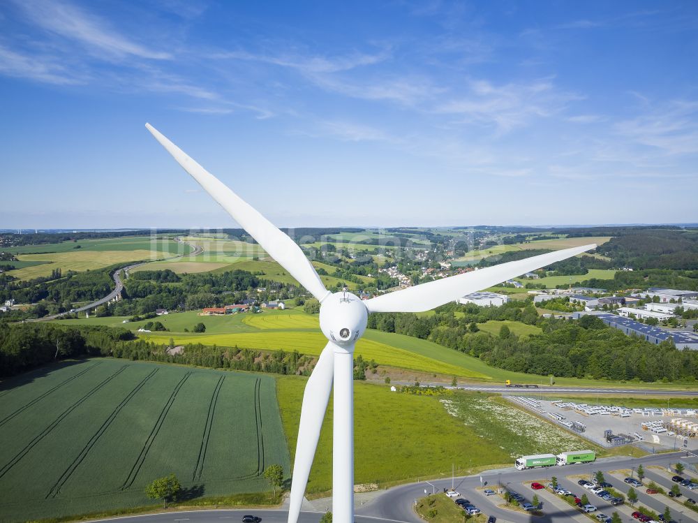 Luftbild Heinsdorfergrund - Windkraftanlagen auf einem Feld in Heinsdorfergrund im Bundesland Sachsen, Deutschland