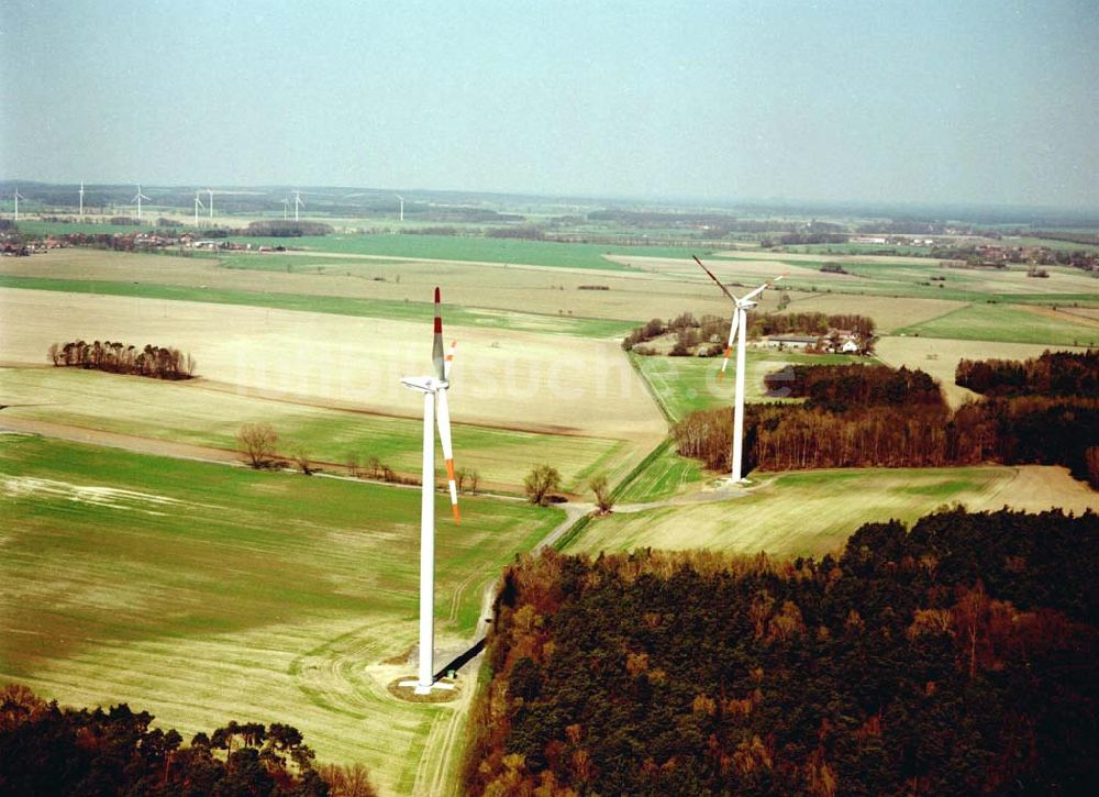 Bornow/Brandenburg von oben - Windkraftanlagen der Firma RE Power AG bei Bornow westl. von Beeskow/Brandenburg. Datum: 22.04.03