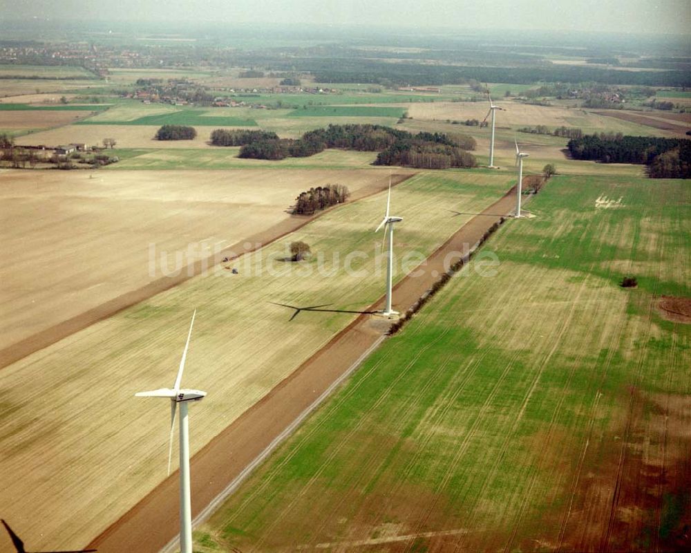 Luftbild Bornow/Brandenburg - Windkraftanlagen der Firma RE Power AG bei Bornow westl. von Beeskow/Brandenburg. Datum: 22.04.03