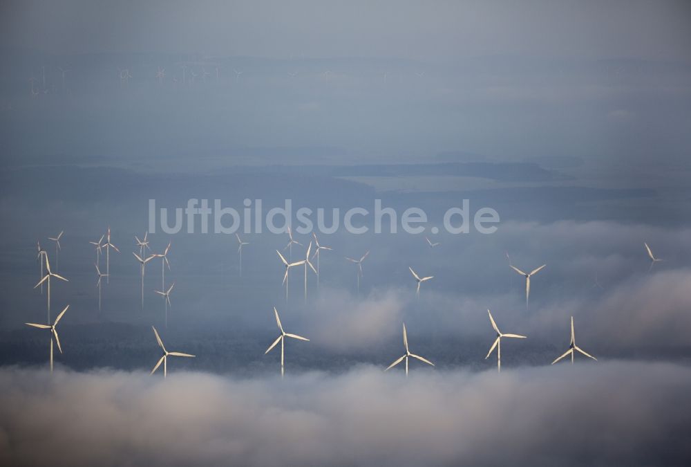 Marsberg von oben - Windkraftanlagen im Sauerland in Nordrhein-Westfalen, Deutschland