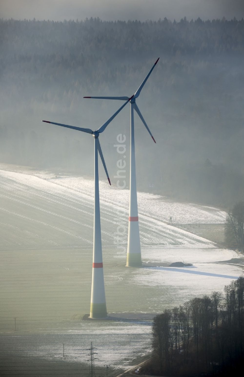 Marsberg aus der Vogelperspektive: Windkraftanlagen im Sauerland in Nordrhein-Westfalen, Deutschland