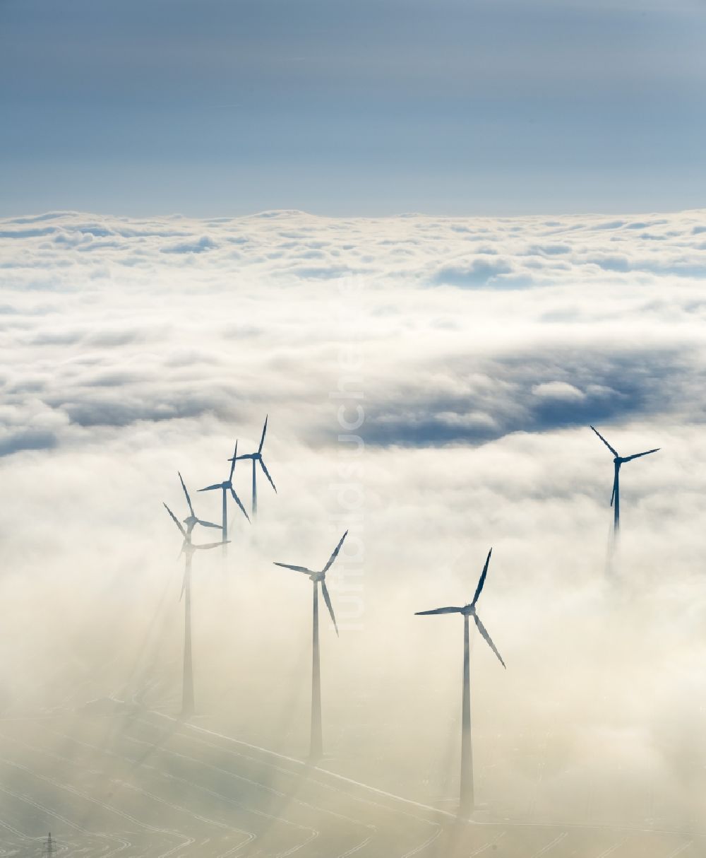 Marsberg aus der Vogelperspektive: Windkraftanlagen im Sauerland in Nordrhein-Westfalen, Deutschland