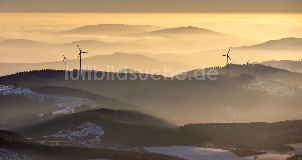 Luftaufnahme Marsberg - Windkraftanlagen im Sauerland in Nordrhein-Westfalen, Deutschland