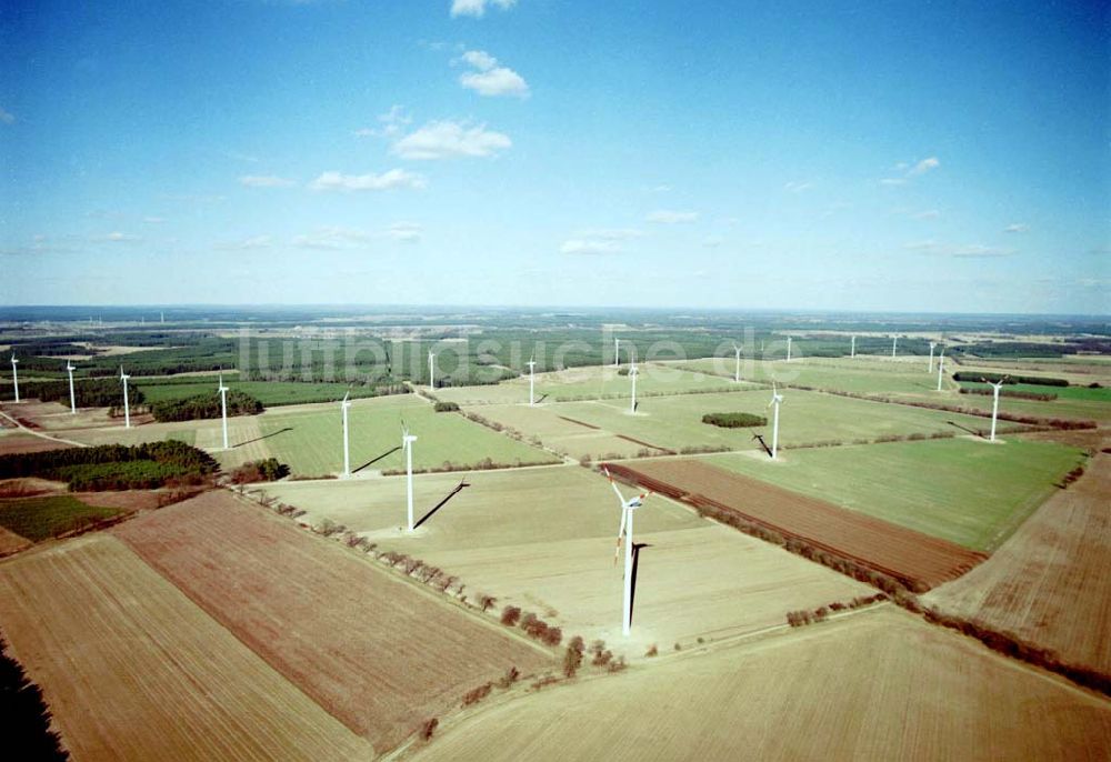 Duben aus der Vogelperspektive: Windkraftpark Dubener Platte bei Duben mit 19 Anlagen vom Typ MD 77