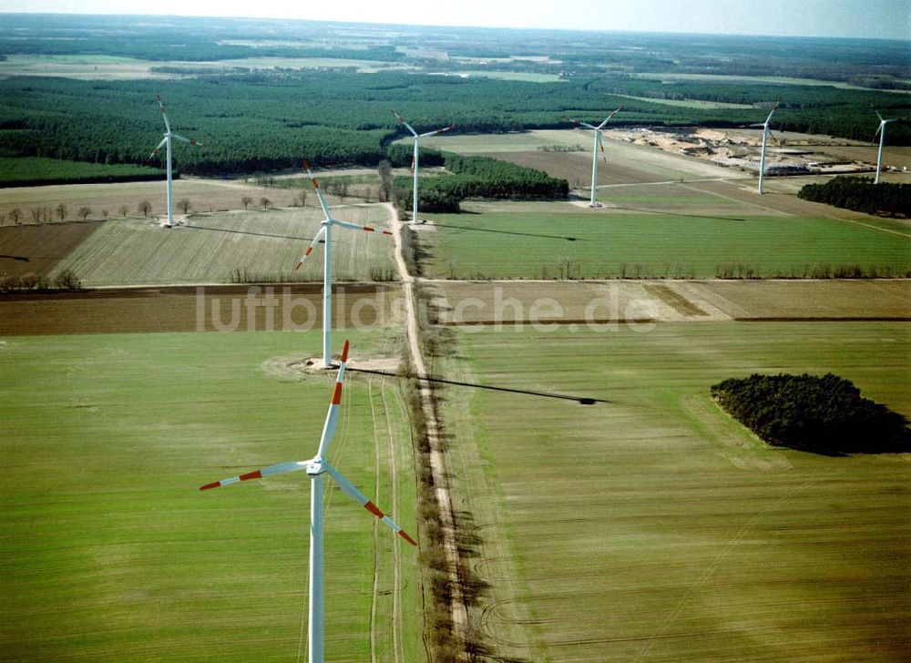 Luftaufnahme Duben / Brandenburg - Windkraftpark Dubener Platte bei Duben in Brandenburg mit 19 Anlagen vom Typ MD 77