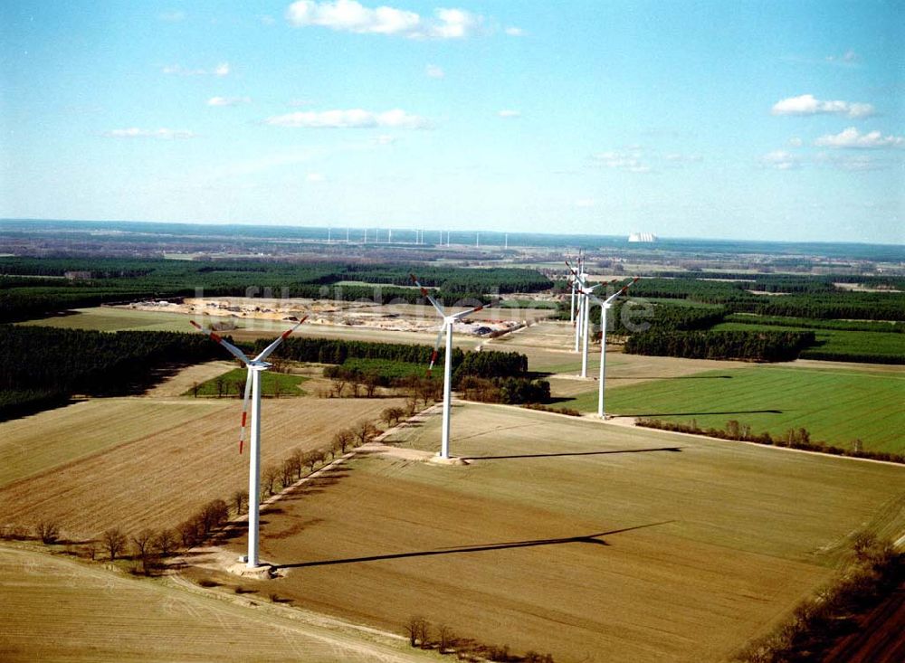 Duben / Brandenburg von oben - Windkraftpark Dubener Platte bei Duben in Brandenburg mit 19 Anlagen vom Typ MD 77