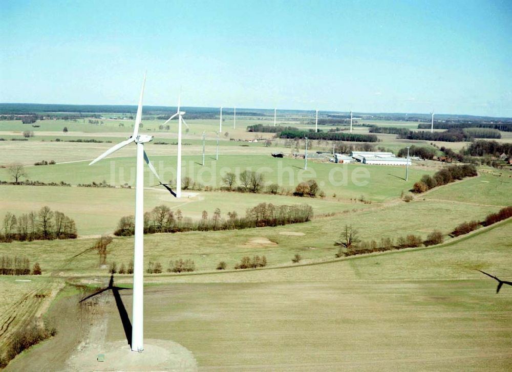 Frehne / MV aus der Vogelperspektive: Windkraftpark Frehne mit 9 Anlagen vom Typ 48/600