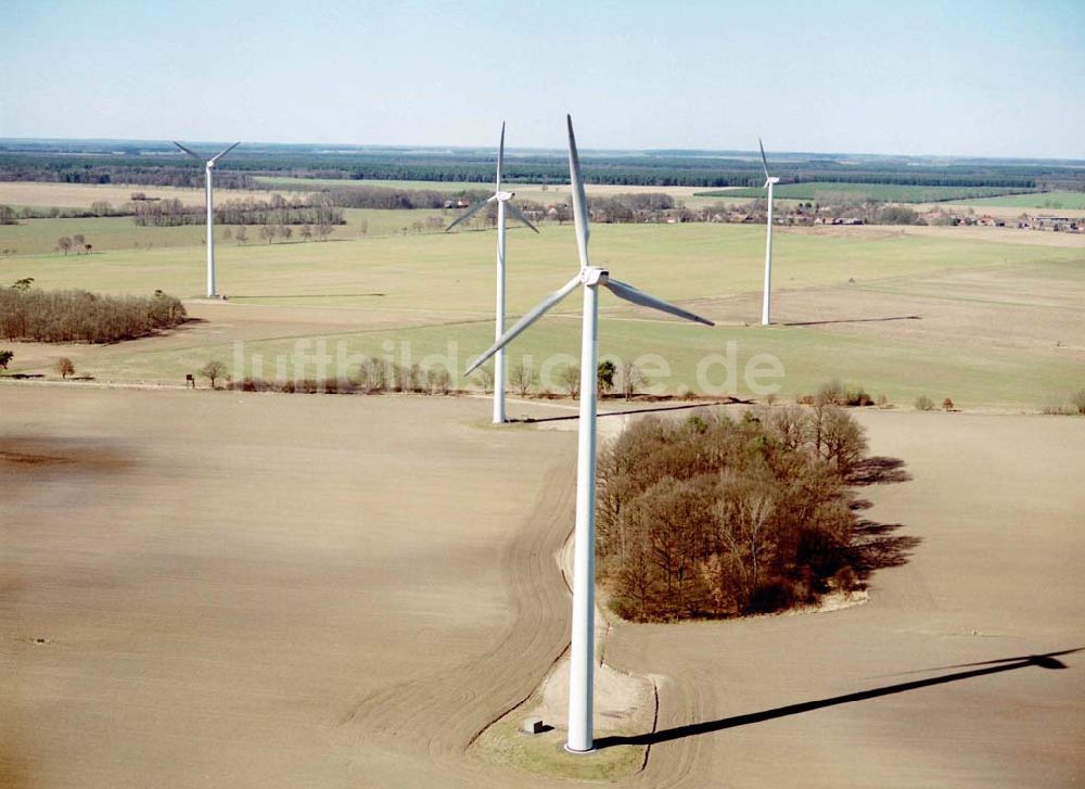 Luftaufnahme Frehne / MV - Windkraftpark Frehne mit 9 Anlagen vom Typ 48/600