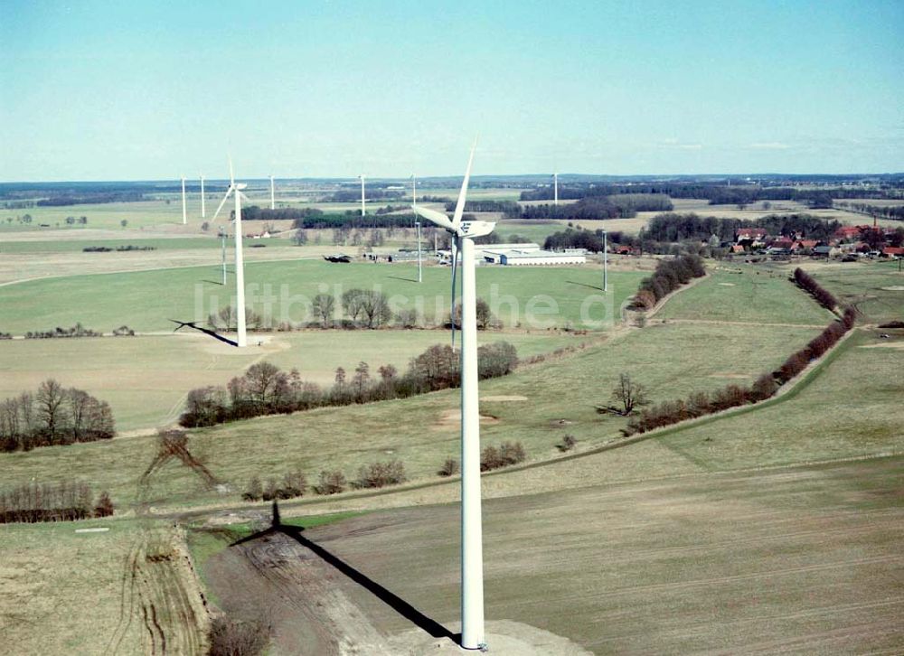 Frehne / MV aus der Vogelperspektive: Windkraftpark Frehne mit 9 Anlagen vom Typ 48/600