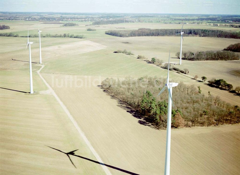 Frehne / MV aus der Vogelperspektive: Windkraftpark Frehne mit 9 Anlagen vom Typ 48/600