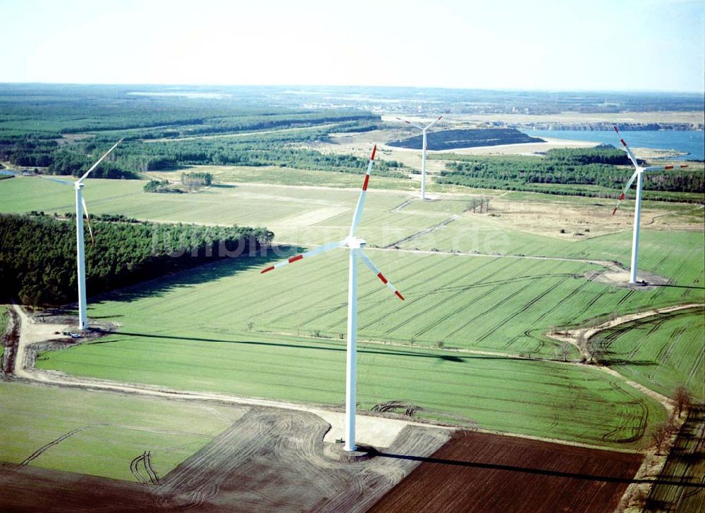 Woschkow / BRB aus der Vogelperspektive: Windkraftpark Woschkow in Brandenburg mit 4 Anlagen vom Typ MD 70