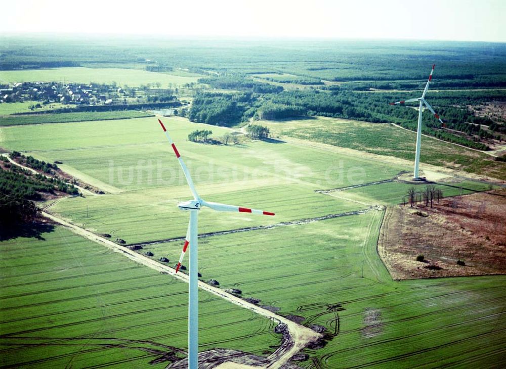 Luftaufnahme Woschkow / BRB - Windkraftpark Woschkow in Brandenburg mit 4 Anlagen vom Typ MD 70