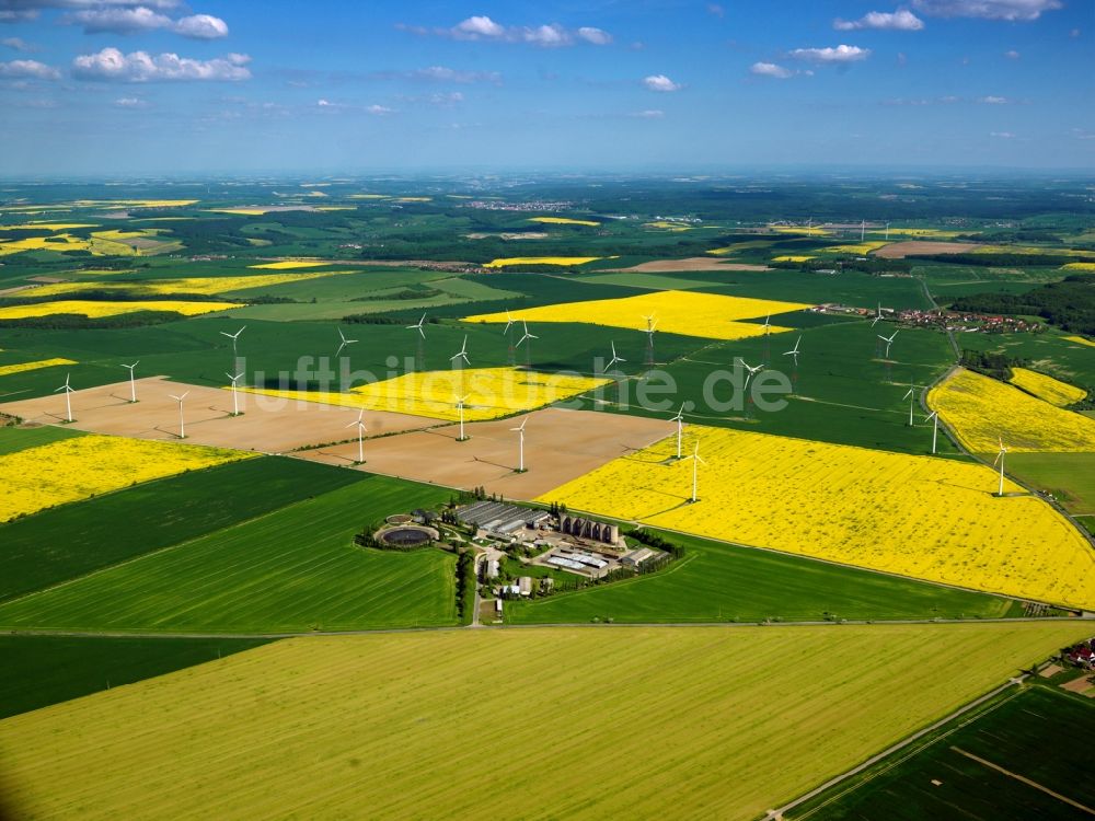 Frauenprießnitz aus der Vogelperspektive: Windkrafträder in der Gemeinde Frauenprießnitz in der Verwaltungsgemeinschaft Dornburg-Camburg im Bundesland Thüringen