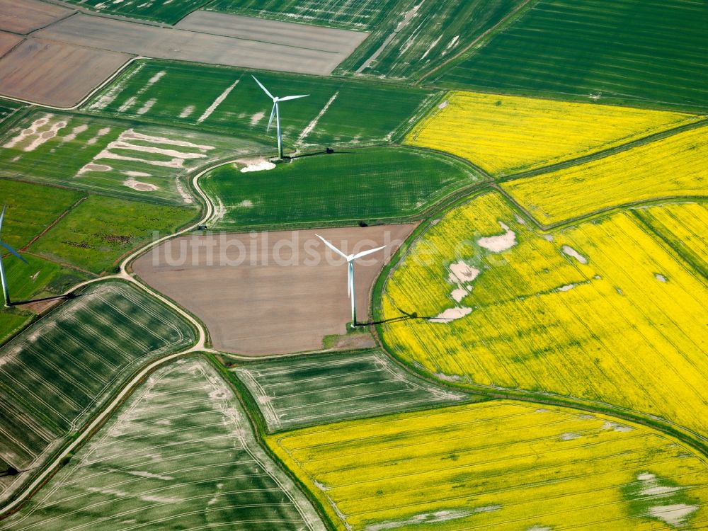 Luftaufnahme Aurich - Windkrafträder im Landkreis Aurich in Ostfriesland im Bundesland Niedersachsen