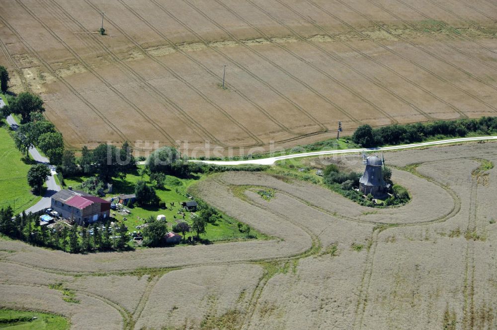 Blankenhagen von oben - Windmühle und Wohnhaus bei Blankenhagen, Mecklenburg-Vorpommern