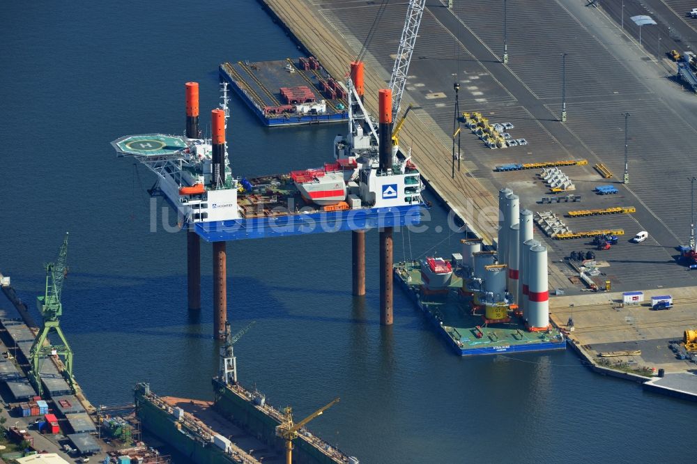 Luftaufnahme Bremerhaven - Windpark Arbeitsplattform mit der Kennung IMO 9577147 im Hafen von Bremerhaven im Bundesland Niedersachsen