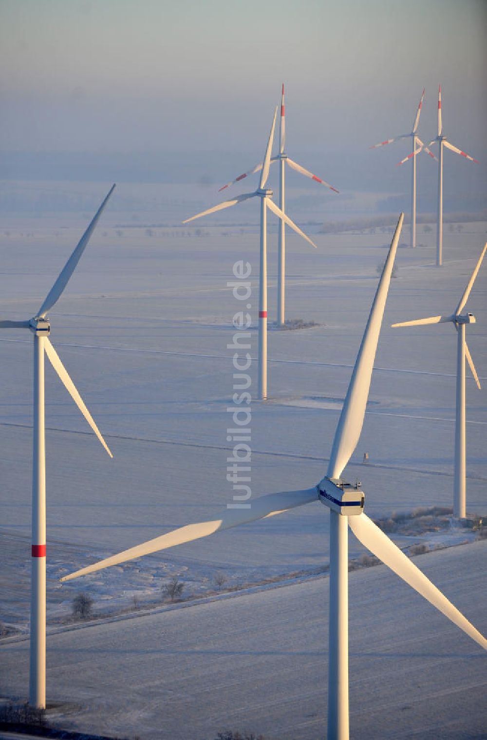 Badeleben aus der Vogelperspektive: Windpark in Badeleben