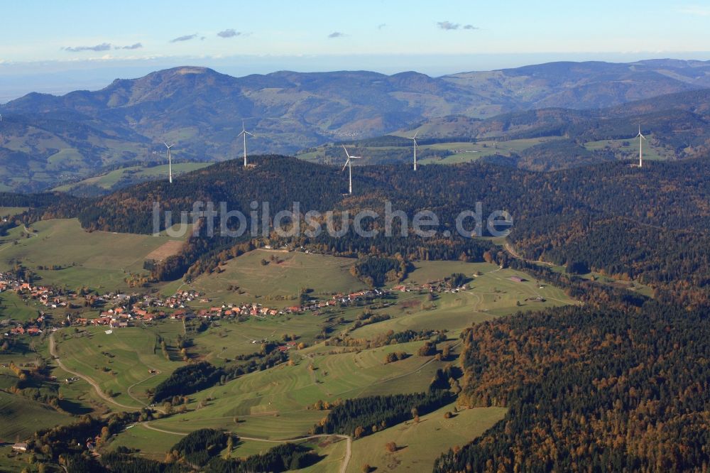 Schopfheim aus der Vogelperspektive: Windpark im Südschwarzwald auf dem Rohrenkopf im Schopfheimer Ortsteil Gersbach im Bundesland Baden-Württemberg