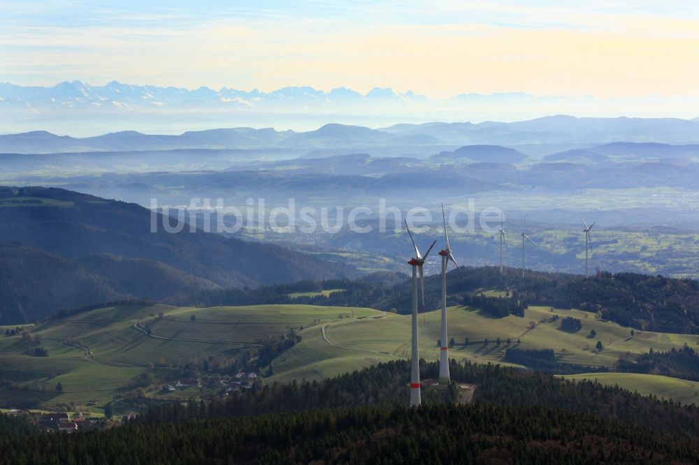 Luftaufnahme Hasel - Windparks im Südschwarzwald auf dem Glaserkopf bei Hasel im Bundesland Baden-Württemberg und Rohrenkopf (Vordergrund) bei Gersbach