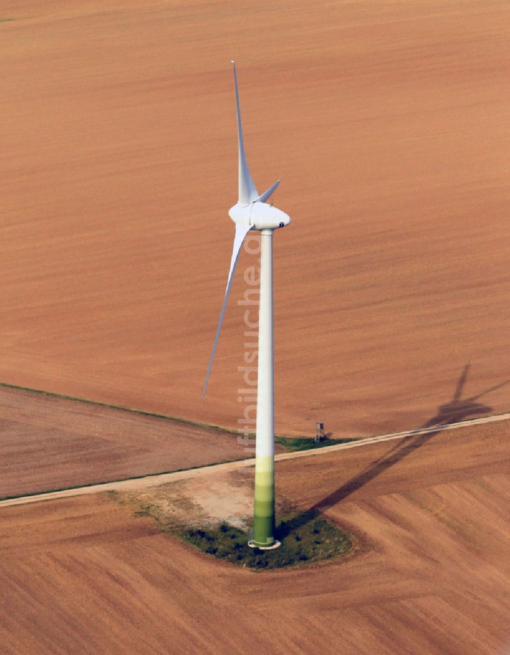 Waltersleben aus der Vogelperspektive: Windrad auf einem Feld bei Waltersleben in Erfurt in Thüringen