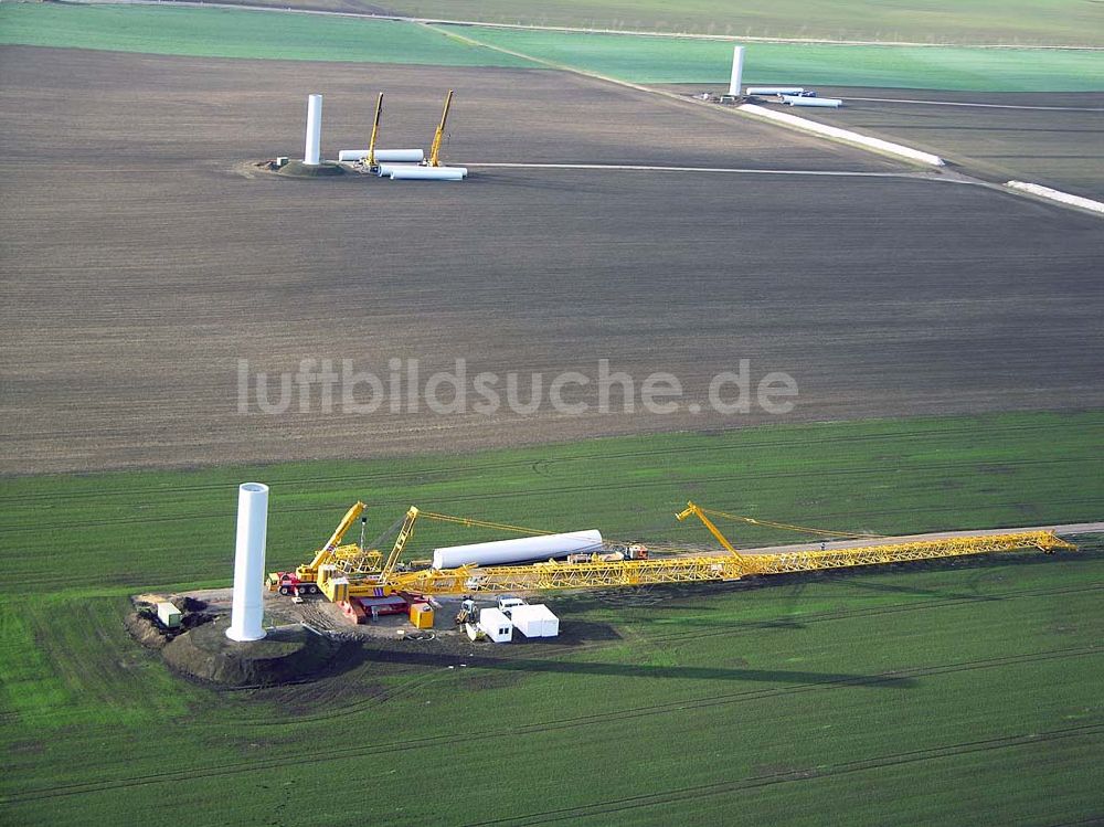 Wulferstedt aus der Vogelperspektive: Windradmontage bei Wulferstedt