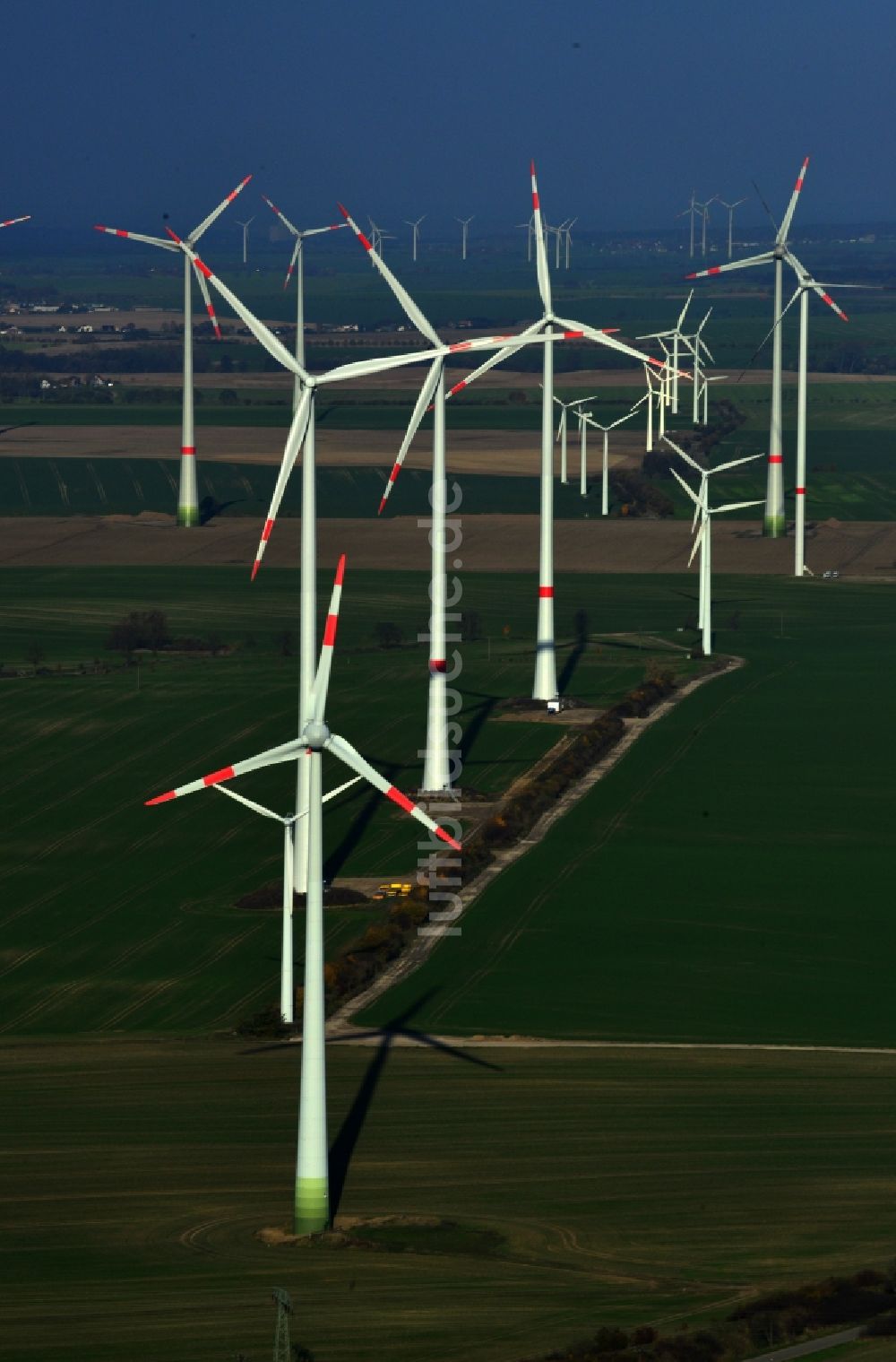 Luftaufnahme Prenzlau - Windräder bei Prenzlau im Bundesland Brandenburg