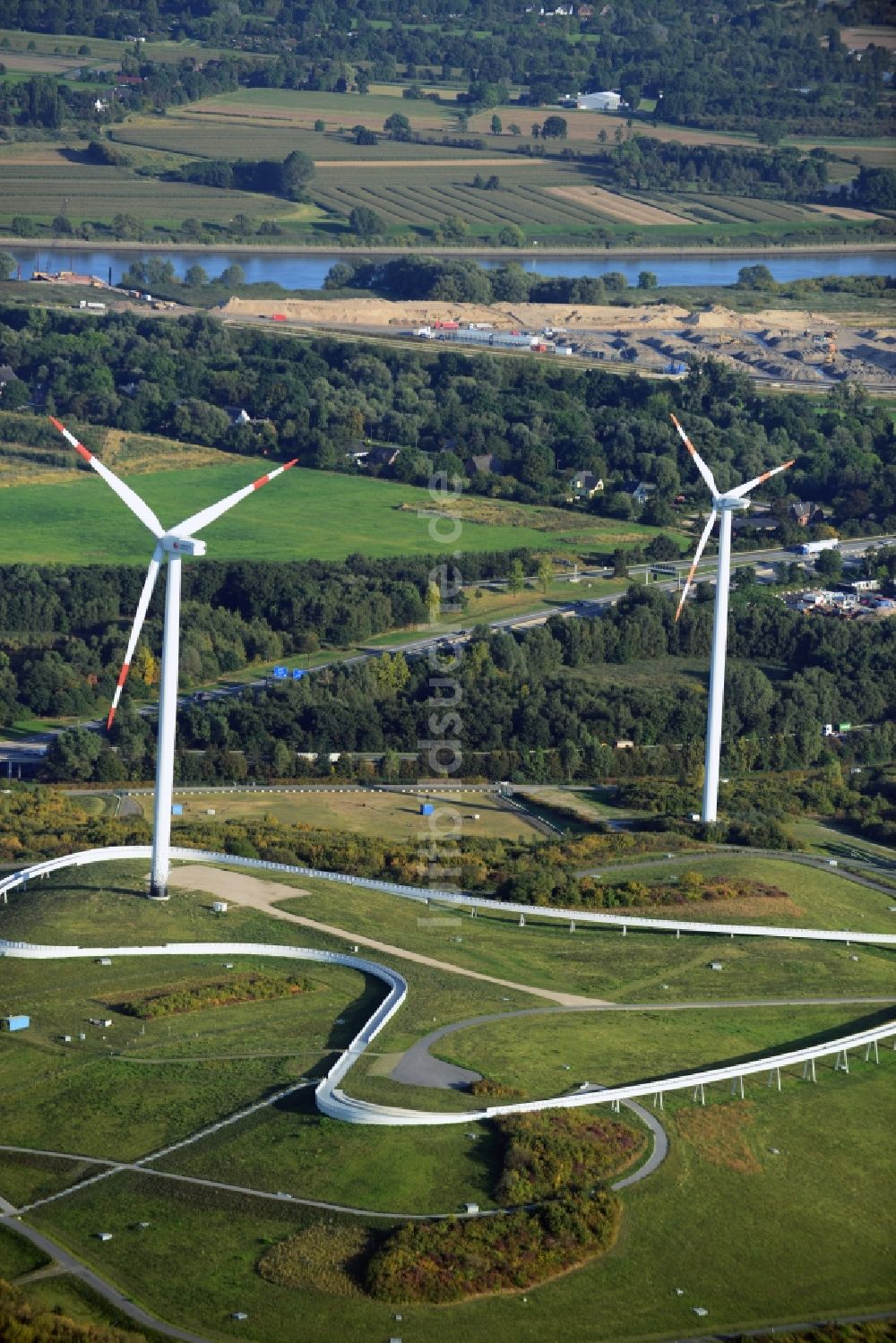 Luftaufnahme Hamburg - Winradanlagen auf dem Energieberg Georgswerder in Hamburg