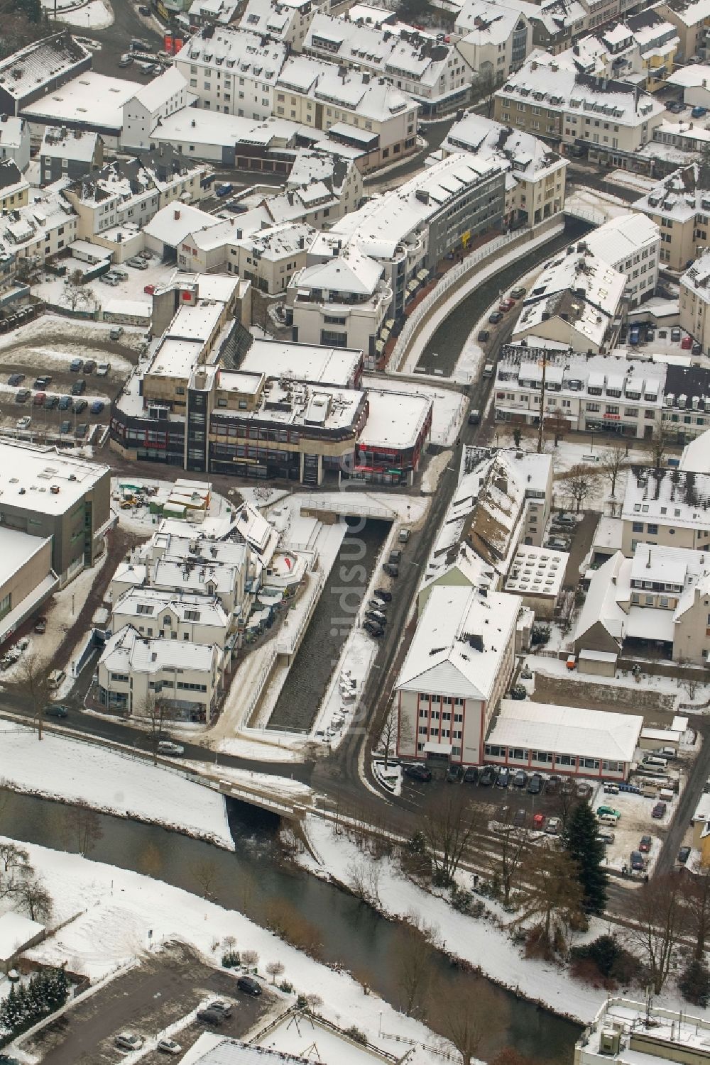 Luftaufnahme Meschede - Winter - Landschaft des Stadtgebietes von Meschede im Bundesland Nordrhein-Westfalen