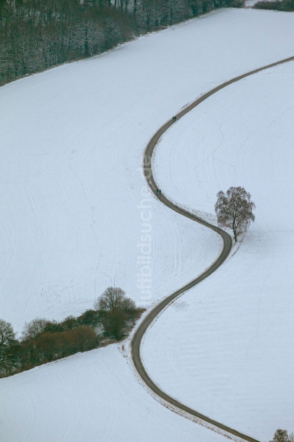 Hattingen aus der Vogelperspektive: Winter - Landschaft am Stadtrand von Hattingen im Bundesland Nordrhein-Westfalen