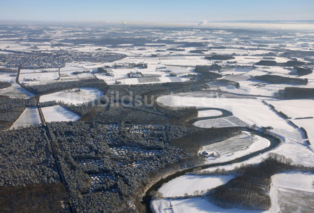 Olfen von oben - Winterlandschaft vom Areal des Freizeitpark Gut Eversum an der Lippe in Olfen