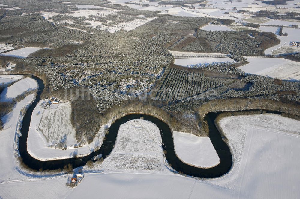 Olfen aus der Vogelperspektive: Winterlandschaft vom Areal des Freizeitpark Gut Eversum an der Lippe in Olfen